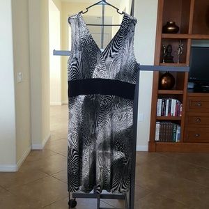 V-neck  Sun Dress